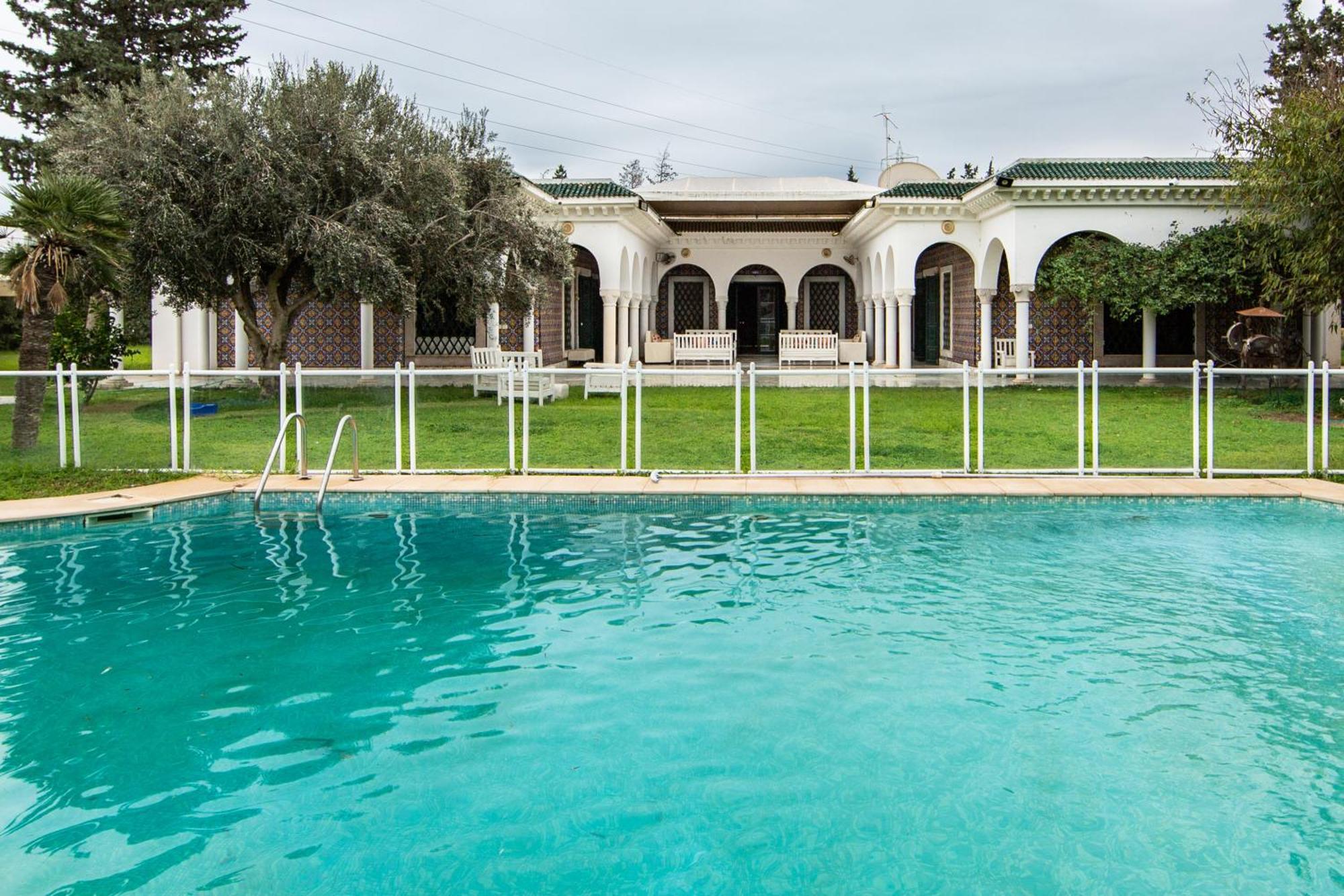 Appartement Prive Dans Une Grande Maison D'Hote La Marsa Luaran gambar